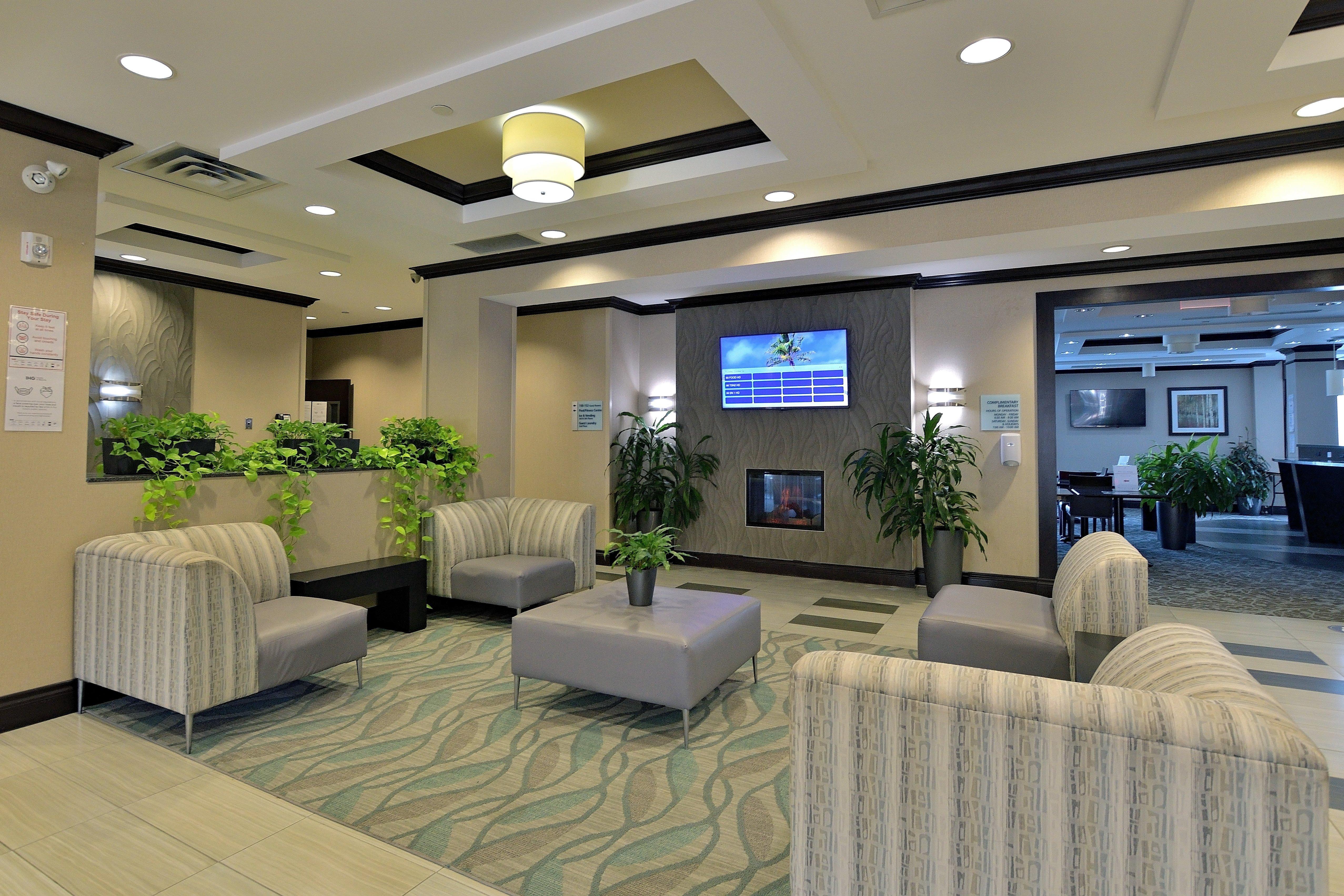 Holiday Inn Express & Suites Ottawa East-Orleans By Ihg Екстер'єр фото