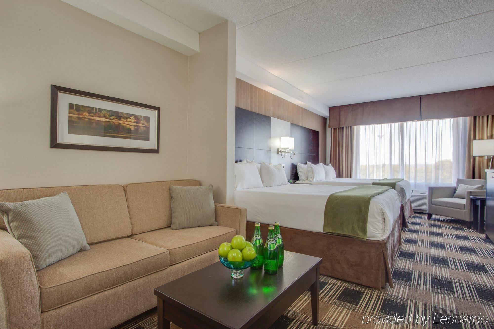 Holiday Inn Express & Suites Ottawa East-Orleans By Ihg Екстер'єр фото